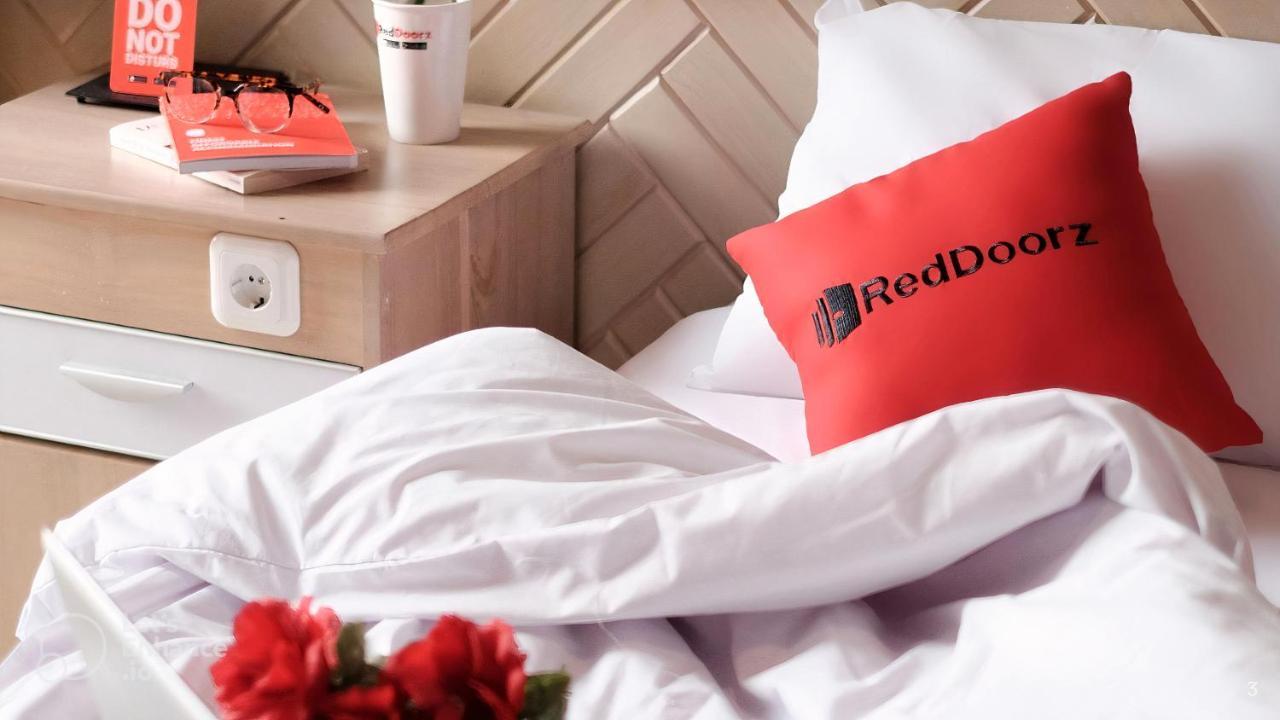 הו צ'י מין סיטי Reddoorz Khoi Nguyen Hotel Ly Chinh Thang מראה חיצוני תמונה